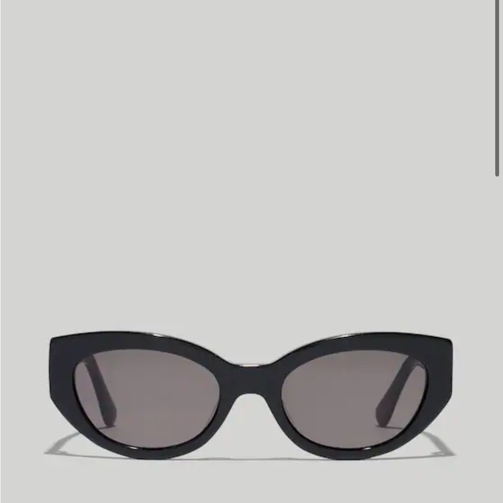 Madewell Demmera Sunglasses in Coal Black